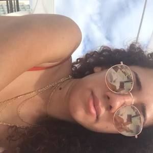 Meet your Posher, Yoelina